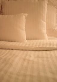 threadcount of white sheets on bed